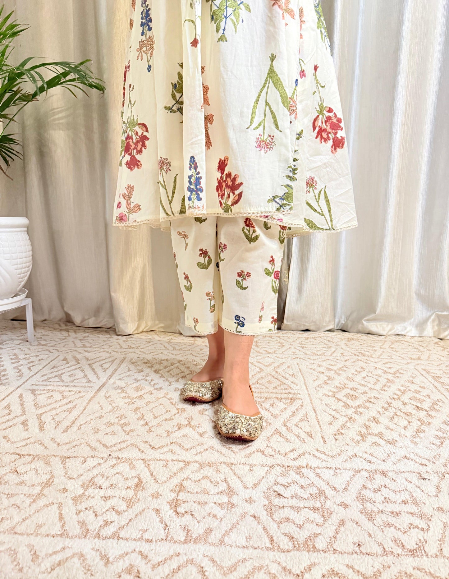 Aura Mul Cotton Kurta Set