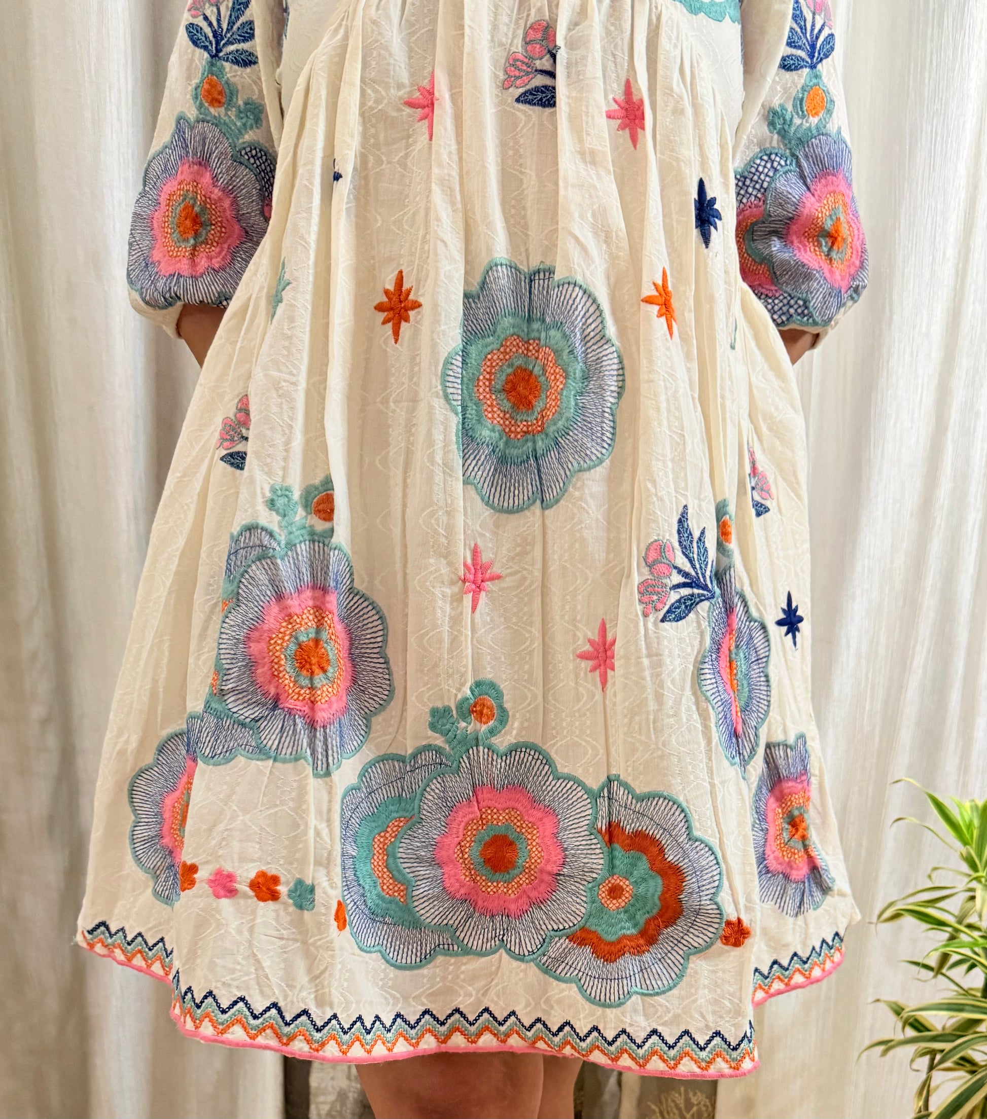 Ocean Air Embroidered Cotton Dress – Off-White Vacation Essential